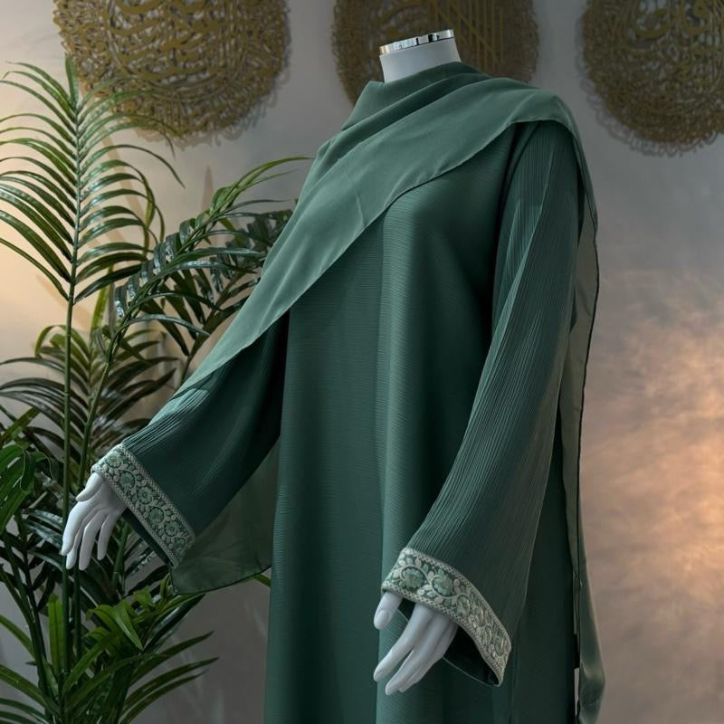 HIBA - Lace Closed Zoom Abaya