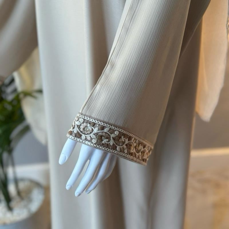 HIBA - Lace Closed Zoom Abaya